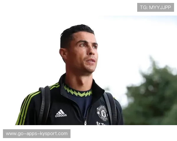 费耶诺德迎新篇章：目标明确，寻觅完美左路防守人选提升队伍平衡