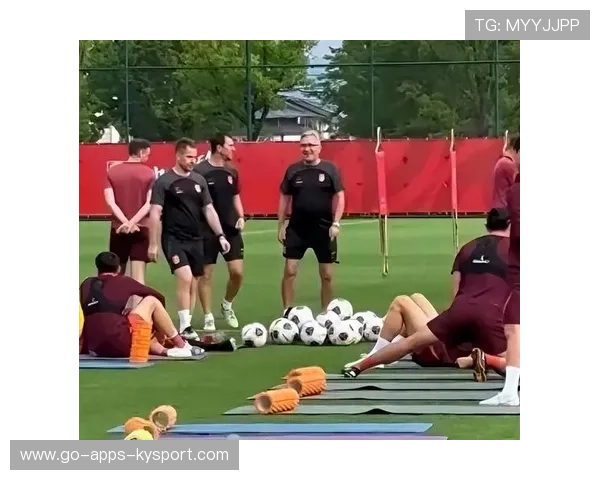 国足训练方法与科技结合，国足训练课