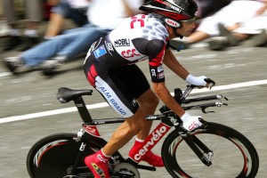 kaiyun.com-40岁的莫德里奇疯狂回追卡位，扼杀了罗马的反击，莫德里奇成名